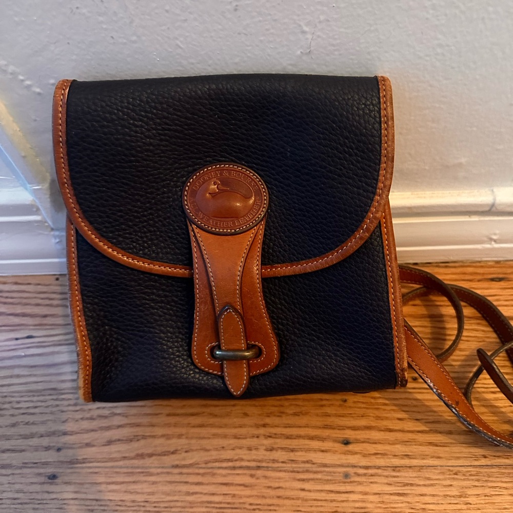 Dooney & Bourke vintage crossbody bag